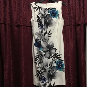 Short white dress with flowers